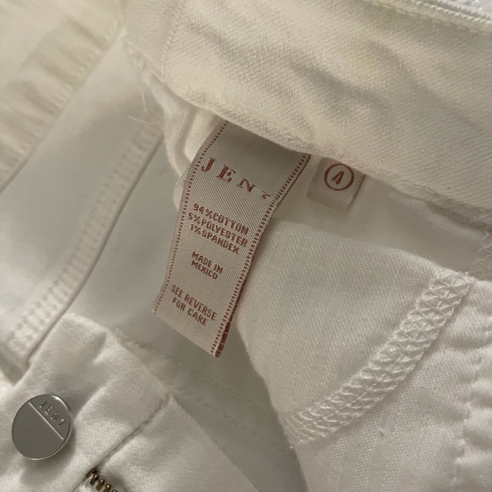 White Jen 7 jeans (size 4)